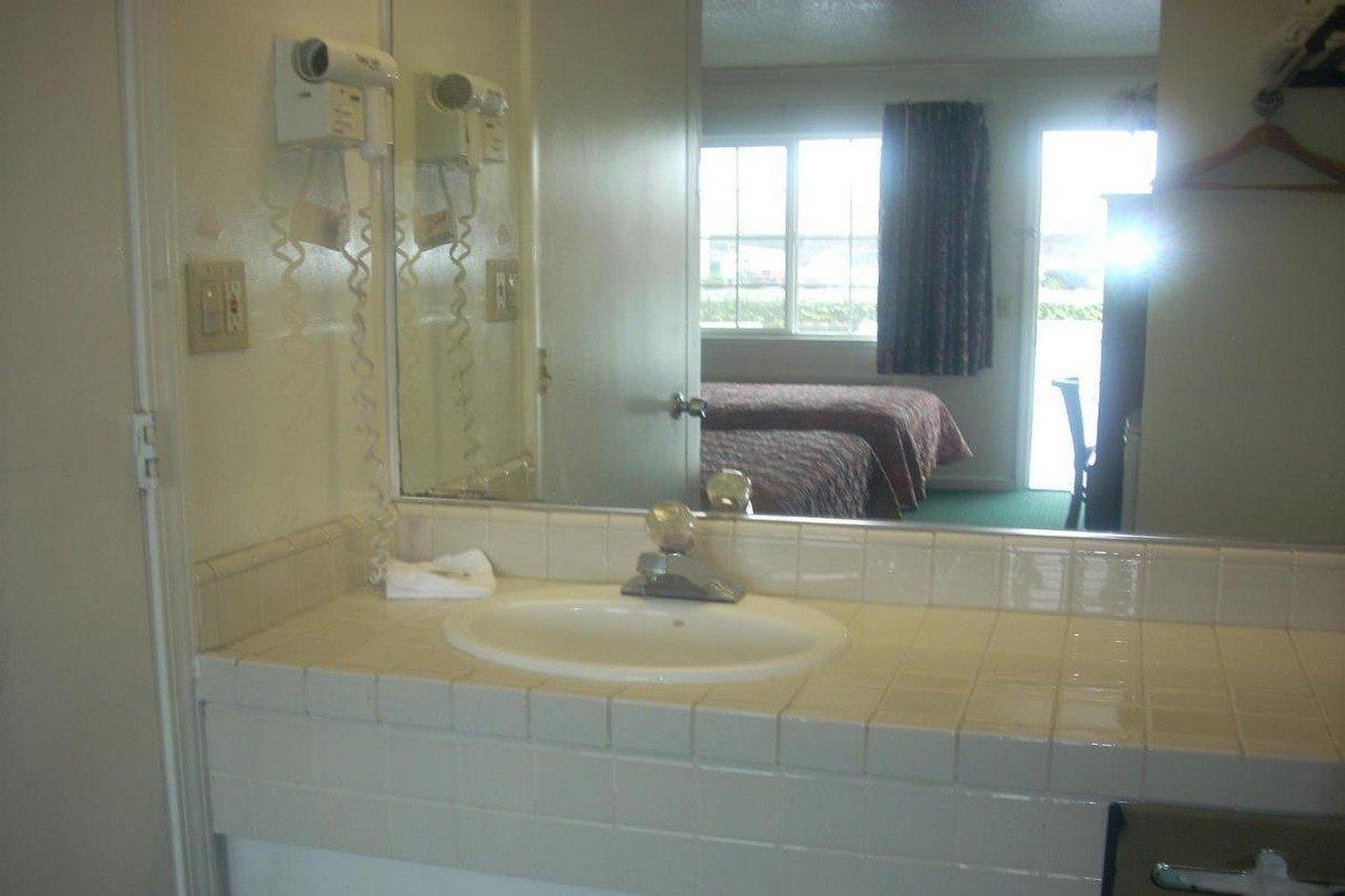 Economy Inn Monterey 滨海城 外观 照片