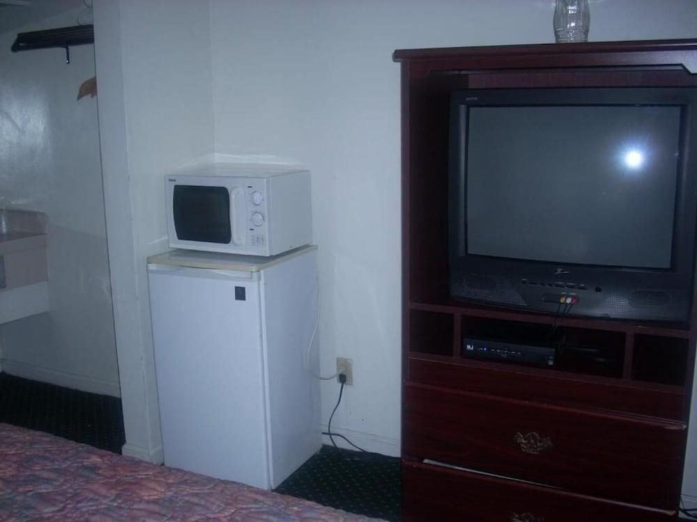 Economy Inn Monterey 滨海城 外观 照片