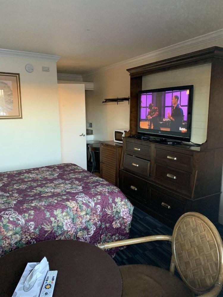 Economy Inn Monterey 滨海城 外观 照片
