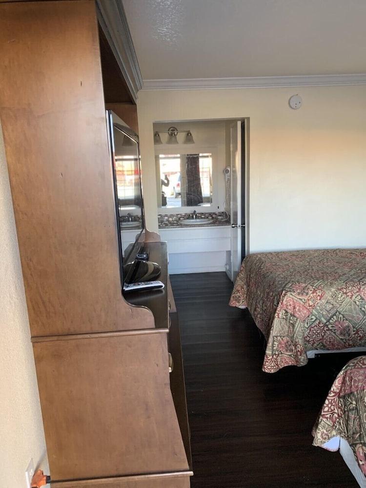 Economy Inn Monterey 滨海城 外观 照片