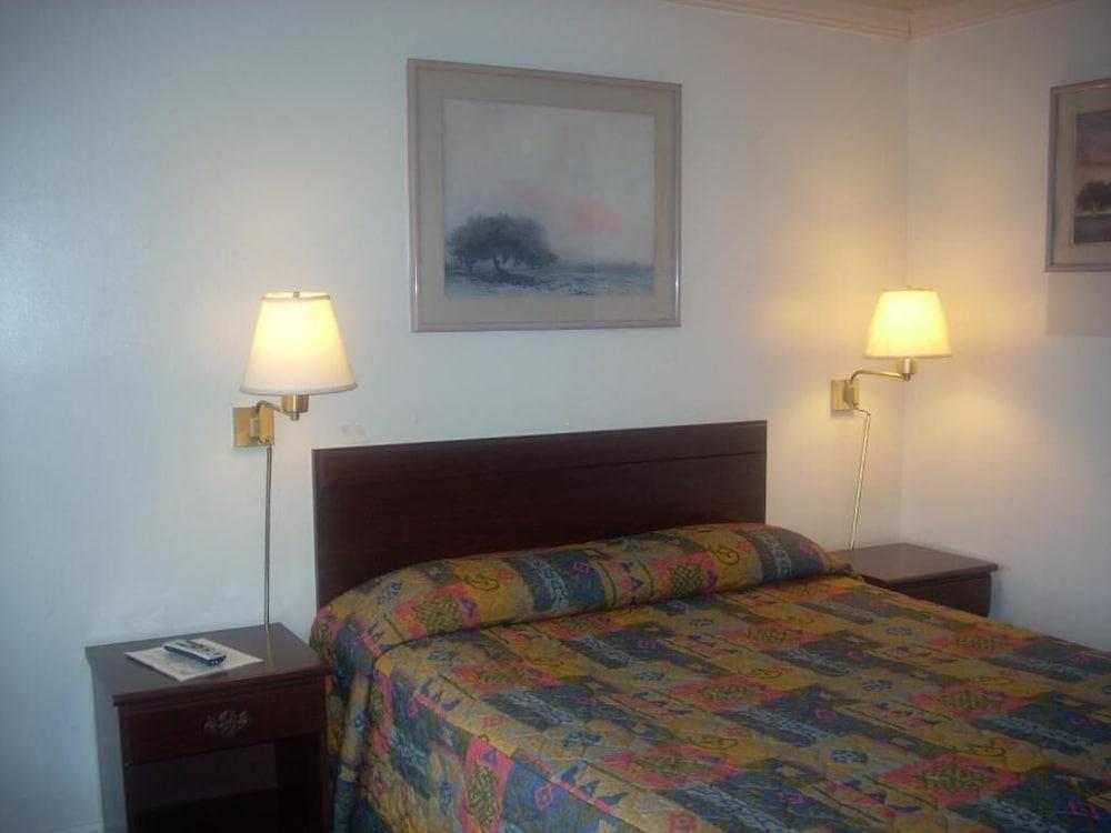 Economy Inn Monterey 滨海城 外观 照片