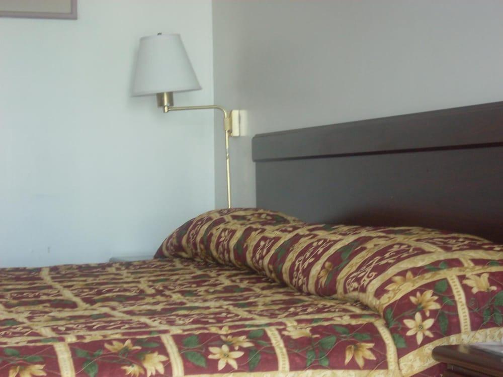 Economy Inn Monterey 滨海城 外观 照片